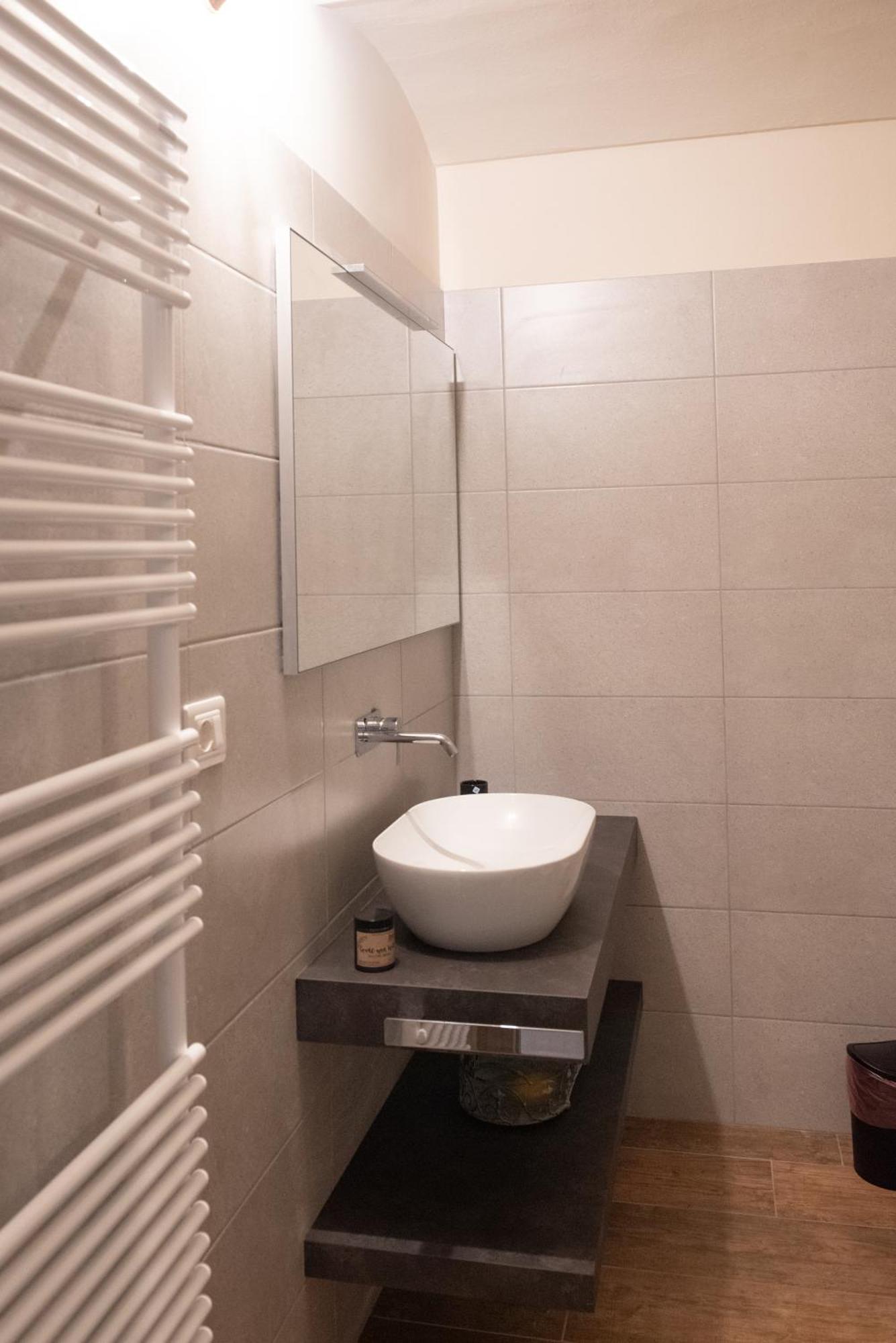 Byvigin Hotel Magliano Alfieri Kültér fotó